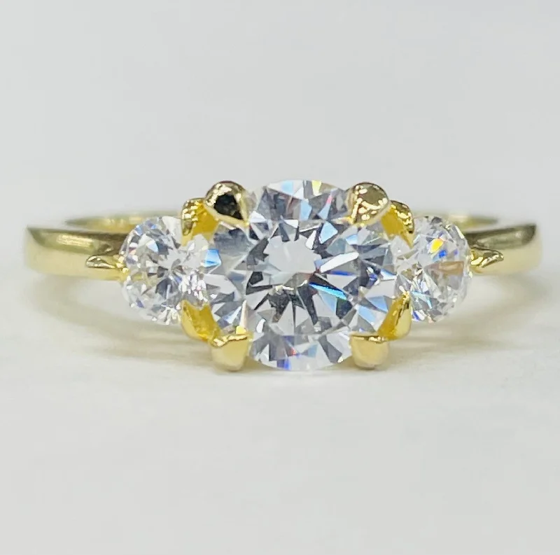 trendy engagement rings-Noam Carver - Three Stone Diamond Setting