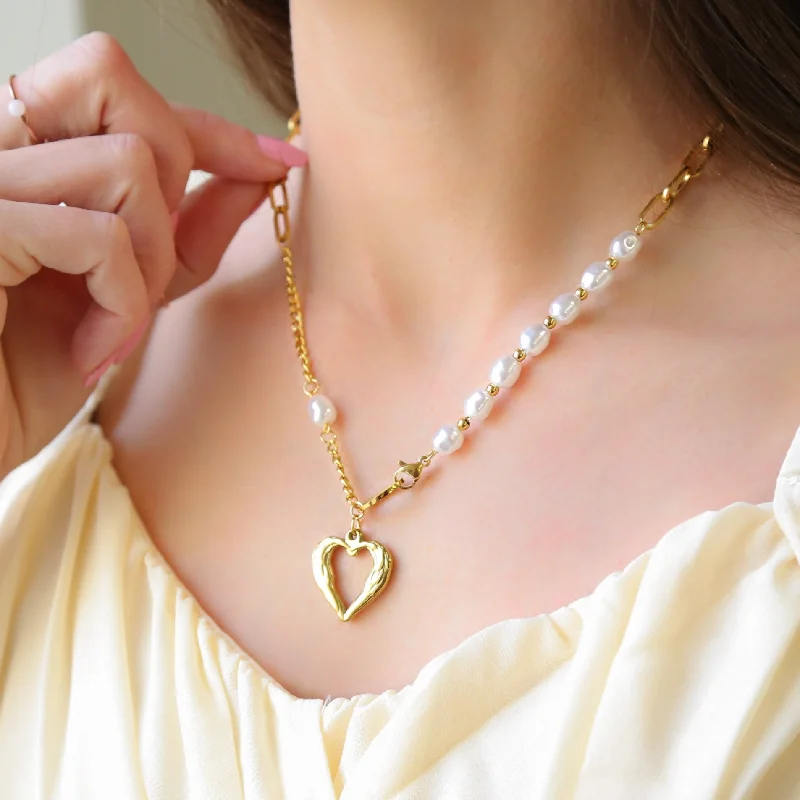 women’s gold pendant necklaces-FAMOUS - Gold Plated Heart & Pearl Necklace