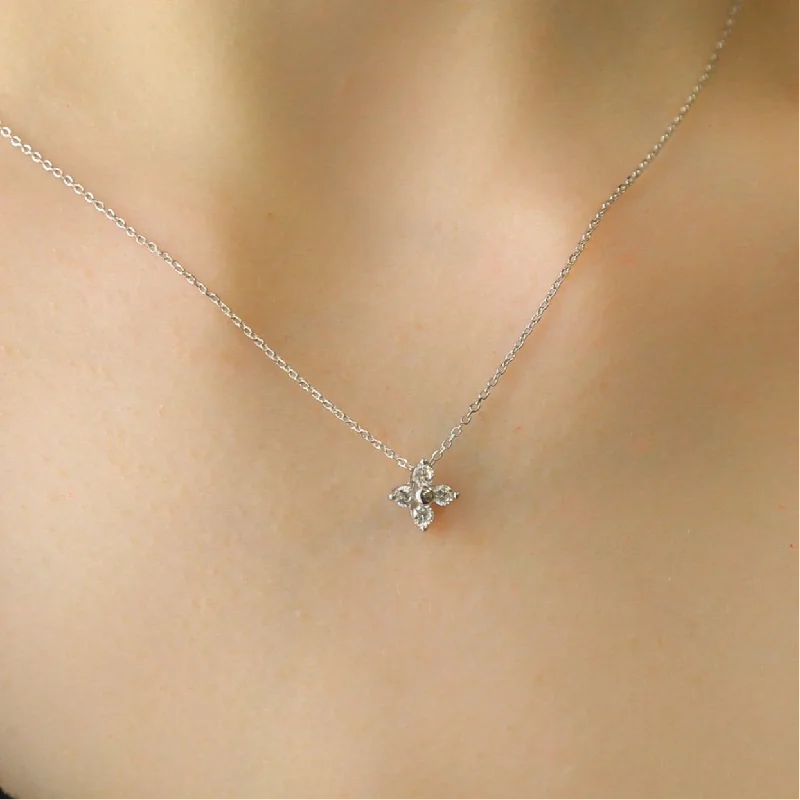 women’s custom-designed gold necklaces-Halle SILVER Necklace 925 Sterling Silver Four Leaf Clover With Zircon Pendant