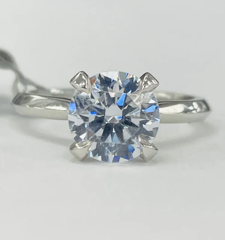 modern engagement rings with large diamonds-Noam Carver - Premium Tappered Solitare Setting