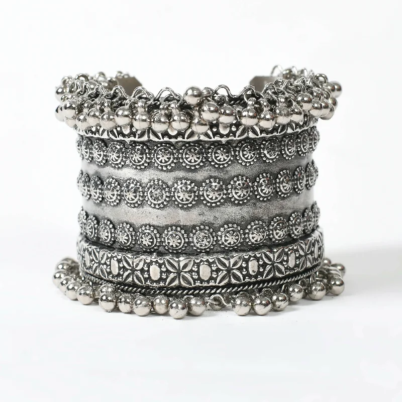 women’s bohemian bracelet-Mominos Fashion Joharkamal Oxidised Silver-Plated Ghungroo Handcraft Bracelet - Design 025