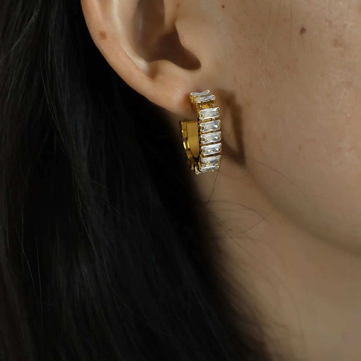 a Pair of Golden Earrings 1.9 * 2.4cm